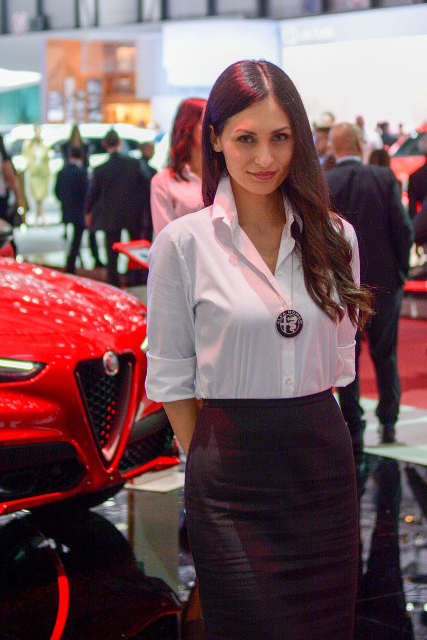 Luxify Autosalon Genf 2018 Messehostess Alfa Romeo