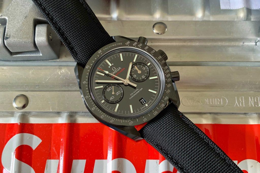 Luxify Review Hands-on Omega Speedmaster Dark Side of the Moon Hirsch Bracelet