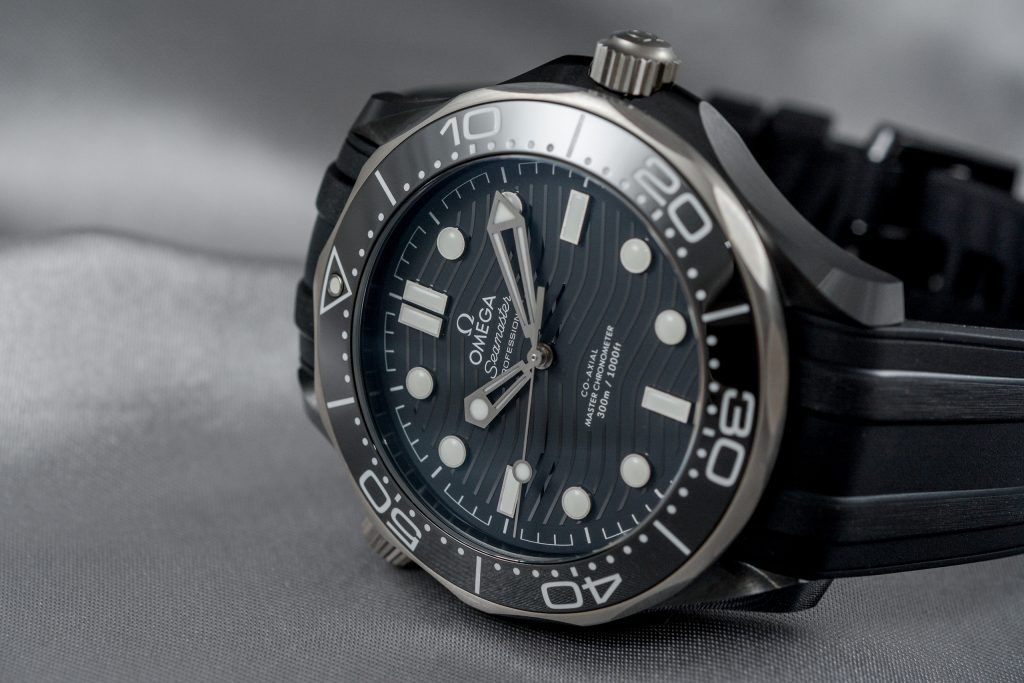 Luxify Hands-on Review Omega Seamaster 300M Ceramic 43,5