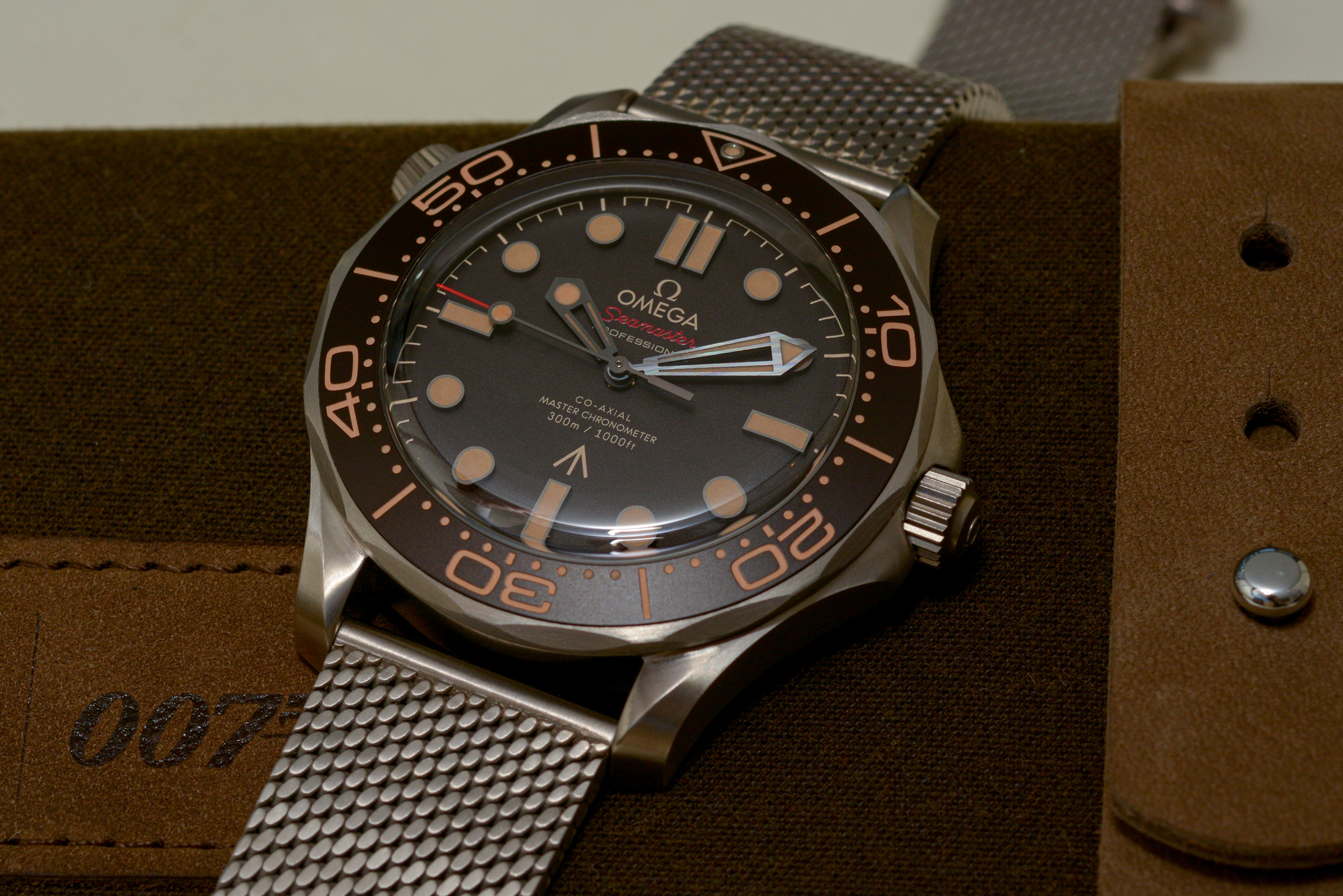 Omega Seamaster 300m Die 2020er 007 Edition Im Review Luxify