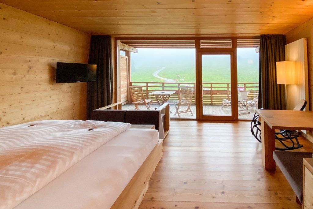 Luxify Hoteltest Reisebericht Holzhotel Forsthofalm Leogang
