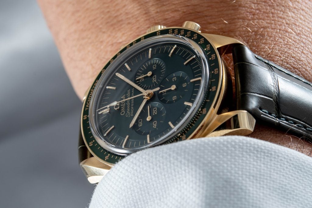 Luxify Review Hands-on Omega Speedmaster Moonshine-Gold 2022
