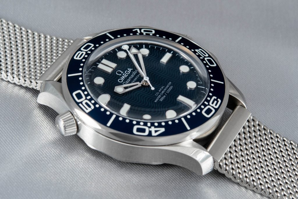Luxify Review Hands-on Omega Seamaster Professional Diver 300M James Bond 60th Anniversary